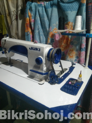 সেলাই মেশিন (Juki)